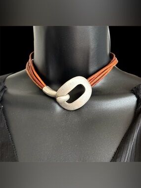 🎨 ARTISAN “Buckle-up” Silver-Tone Metal & Brown Leather Wrap Bracelet / Choker
